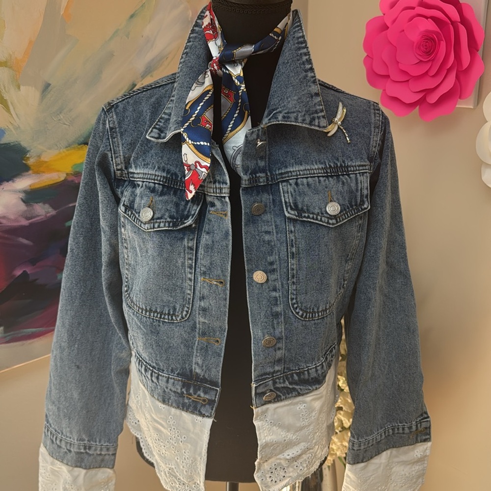 Denim Jacket with Lace Cotton Trim. Lion broach included. - Picture 2 of 14